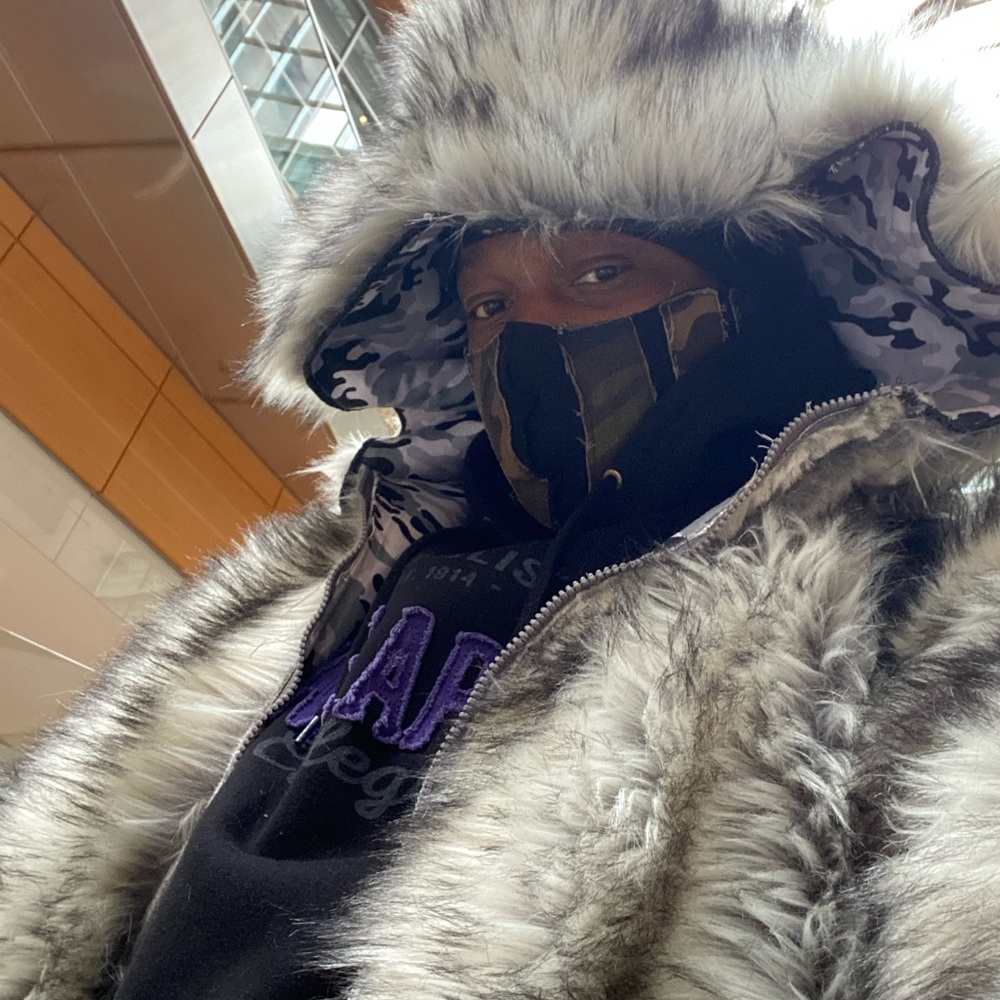 Fur coat - Picture 2 of 2